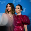 Mary Bronstein i Rose Byrne na festiwalu w Berlinie