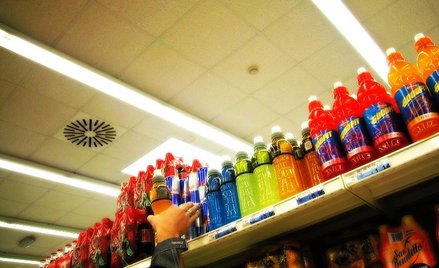 Policja obwiniła mieszkankę Hrubieszowa o to, że ukradła w sklepie kawę o wartości 2,10 zł.
