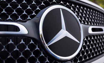 Mercedes-Benz rozpoczął transformacje. Producent ze Stuttgartu zmienił logo na nowe.