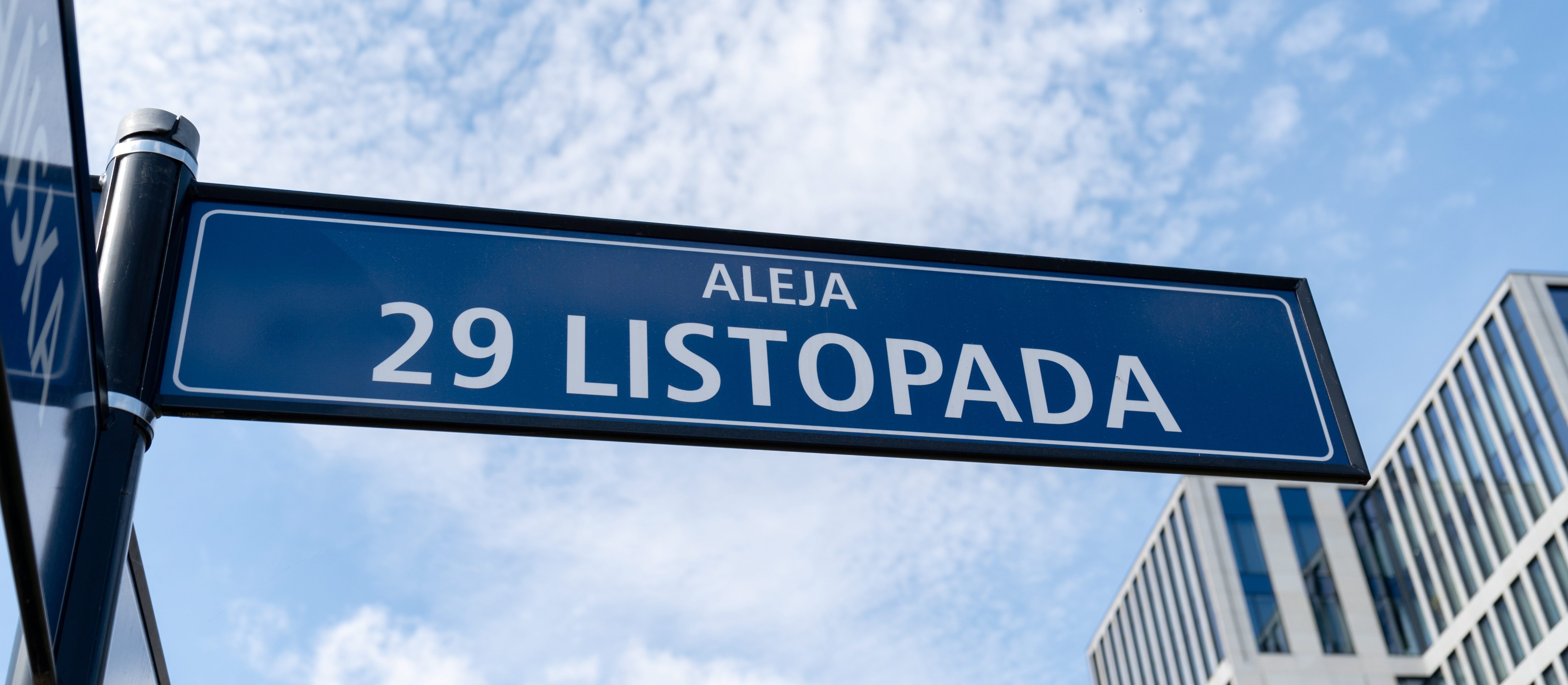 Samorządy nie spieszą się z kosztowną wymianą oznakowania. „Mieliśmy szczęście”