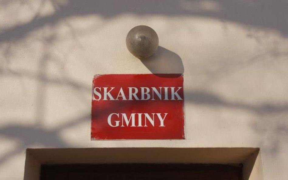 Gdy skarbnik gminy był zatrudniony u pracodawcy niemieckiego