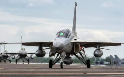 Gotowość operacyjna lekkich samolotów bojowych KAI FA-50 Filipińskich Sił Powietrznych nie przekracz