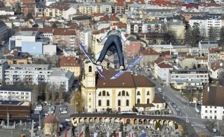 Skoki w Innsbrucku: wietrzna loteria, Stoch szósty w kwalifikacjach