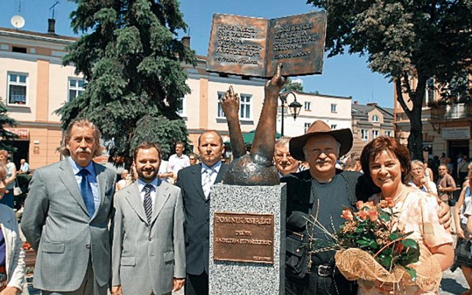 Książka też ma swój pomnik