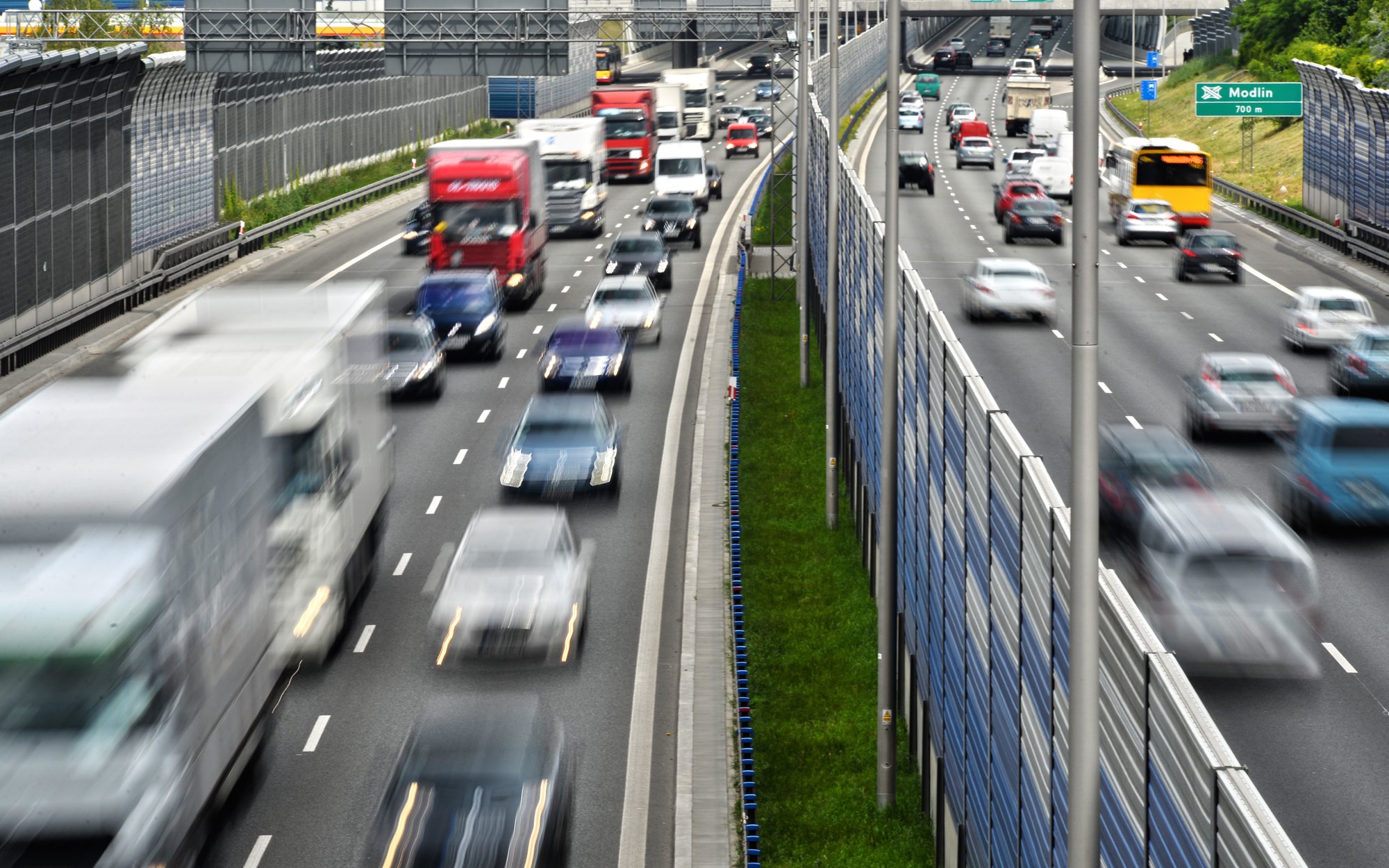 Benzyna drożeje, diesel tanieje. Rząd podał piątkowe ceny paliw na stacjach