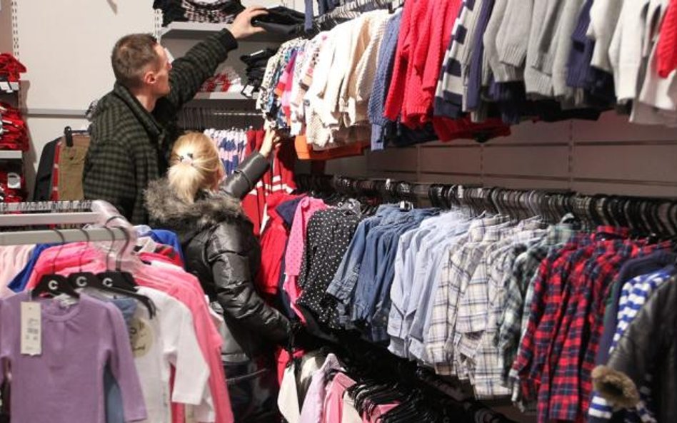 Rodziny wielodzietne najbardziej odczują VAT na ubrania dziecięce