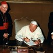 W 1995 r. papież uroczyście podpisał i ogłosił encyklikę „Evangelium vitae”. W sumie napisał 14 ency