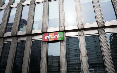 Niemcy łowią chętnego na mBank. Duży odzew