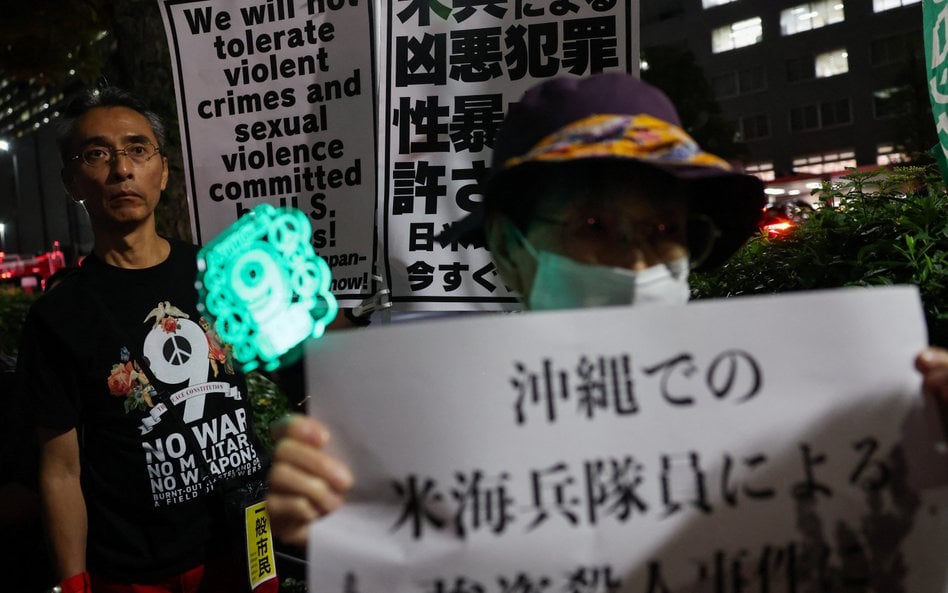 Po zabójstwie Japonki na Okinawie, o które podejrzany jest żołnierz piechoty morskiej USA, przed bud