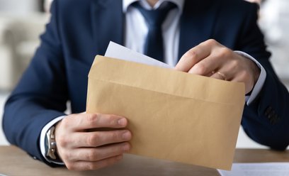 Stwierdzenie uchybienia terminu powinno być poprzedzone dokładnym wyjaśnieniem, czy wnoszący przekro