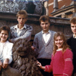Pięcioraczki w dniu swoich 18 urodzin. Gdańsk, Stare Miasto. 1989 r. (fot. Janusz Uklejewski )