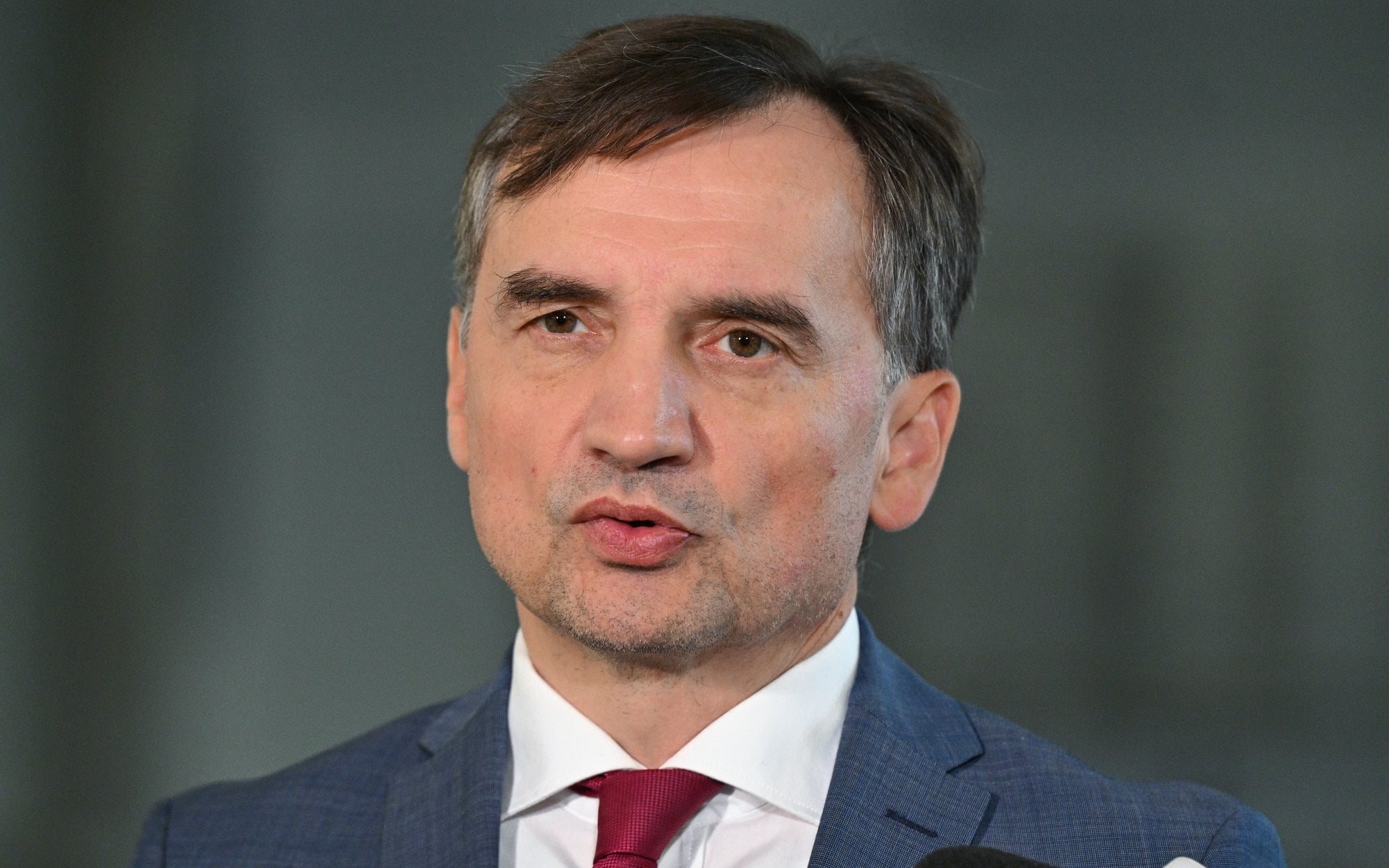 Prokuratura chce wyłączenia sędzi ze sprawy ENA za Zbigniewem Ziobrą. Chodzi o akcje TV Republika