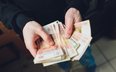 Rosjanie ruszyli po swoje oszczędności. Bank Rosji pompuje miliardy