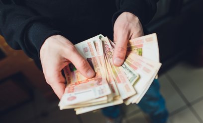 Rosjanie ruszyli po swoje oszczędności. Bank Rosji pompuje miliardy