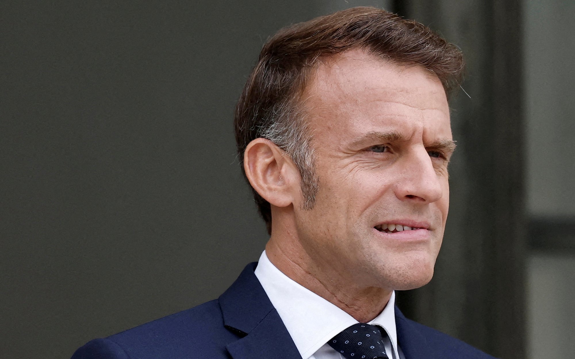 Macron porzuca macronizm. Reforma emerytalna zawieszona