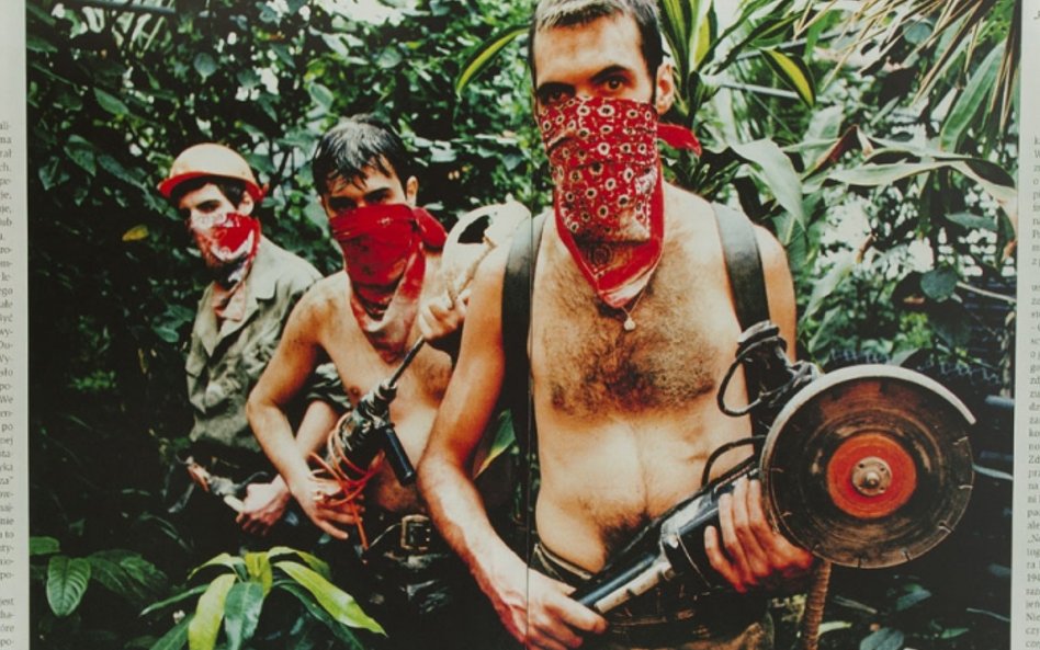 Zbigniew Libera, Z cyklu Pozytywy , Robotnicy, 2002 r.