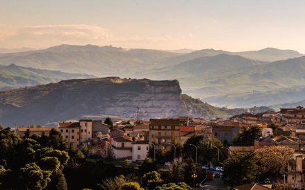 Sycylijskie miasto Cammarata rozdaje domy za darmo