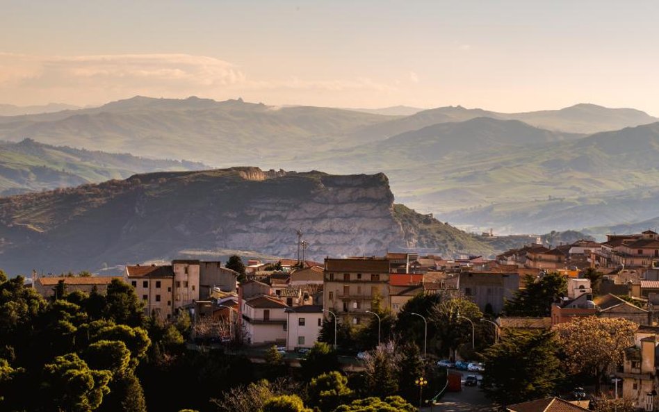 Sycylijskie miasto Cammarata rozdaje domy za darmo