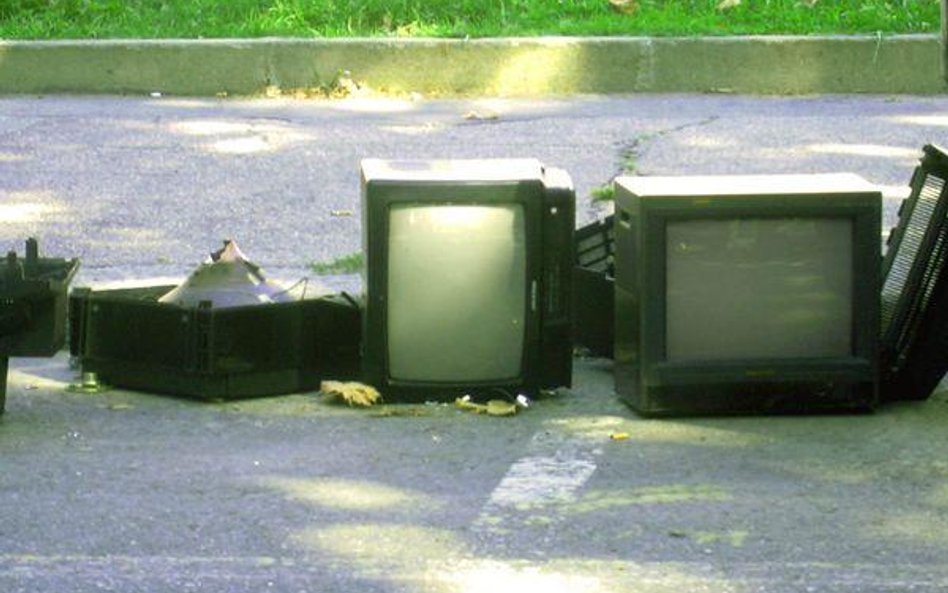 Zużyty sprzęt elektryczny i elektroniczny trafi do specjalnego systemu komputerowego.