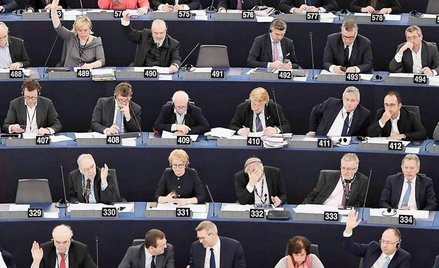 ?Teraz w PE jest 751 eurodeputowanych. Więcej nie może być