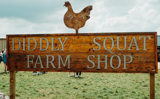 Zanim pojawiła się restauracja, Clarkson sprzedawał produkty spożywcze pochodzące z jego farmy we wł