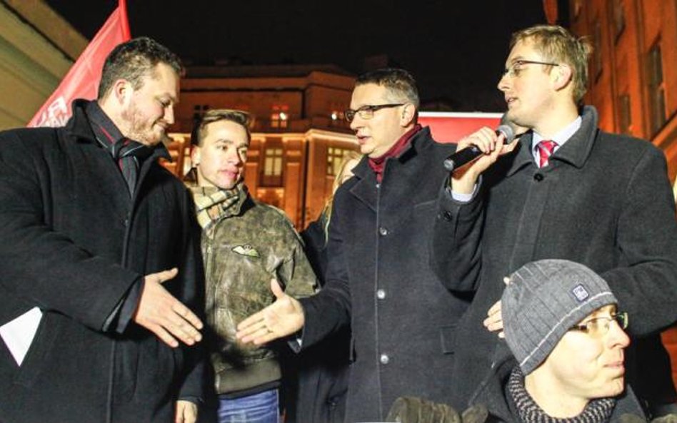 Krzysztof Bosak (drugi z lewej) startuje na prezydenta Zielonej Góry z poparciem Nowej Prawicy, w kt