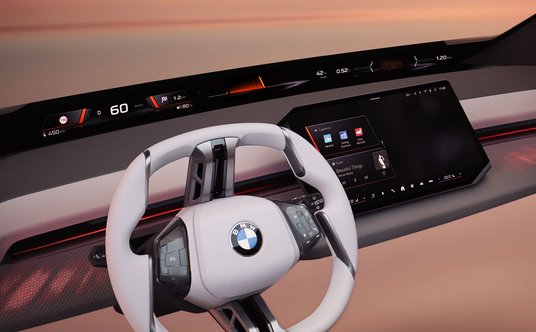 Nowy panoramiczny system BMW iDrive