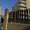 Płacili za ochronę, fontanny, morze latarni. Teraz lokatorzy strzeżonych i zamkniętych osiedli czuja
