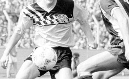 Matthias Sammer (z lewej) odbył w zjednoczonych Niemczech najdłuższą podróż: od Dynama Drezno – klub