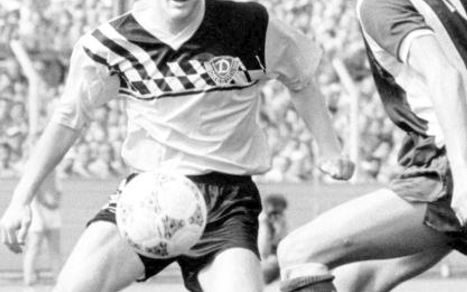 Matthias Sammer (z lewej) odbył w zjednoczonych Niemczech najdłuższą podróż: od Dynama Drezno – klub