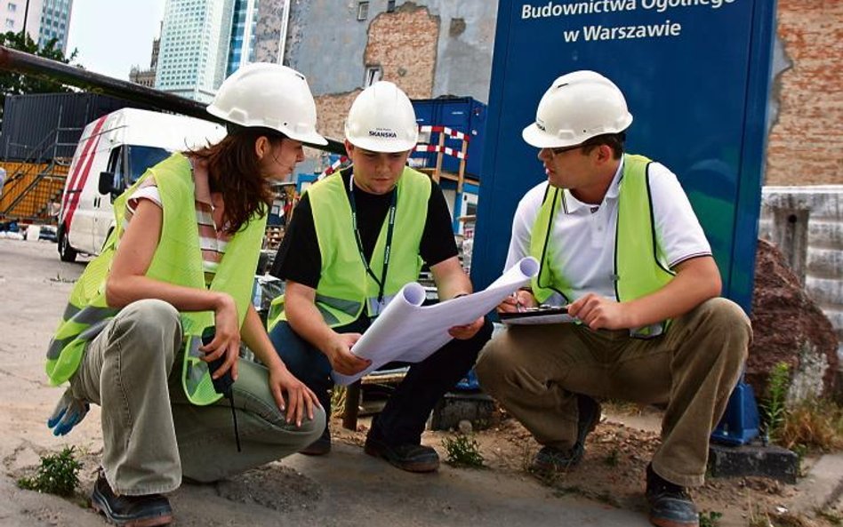 Na budowach Skanska przyszli inżynierowie zdobywają doświadczenie i poznają firmę, która uczy swych 