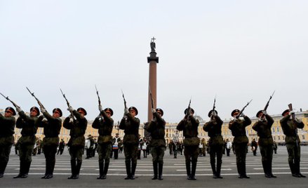 Moskwa hamuje wyścig zbrojeń