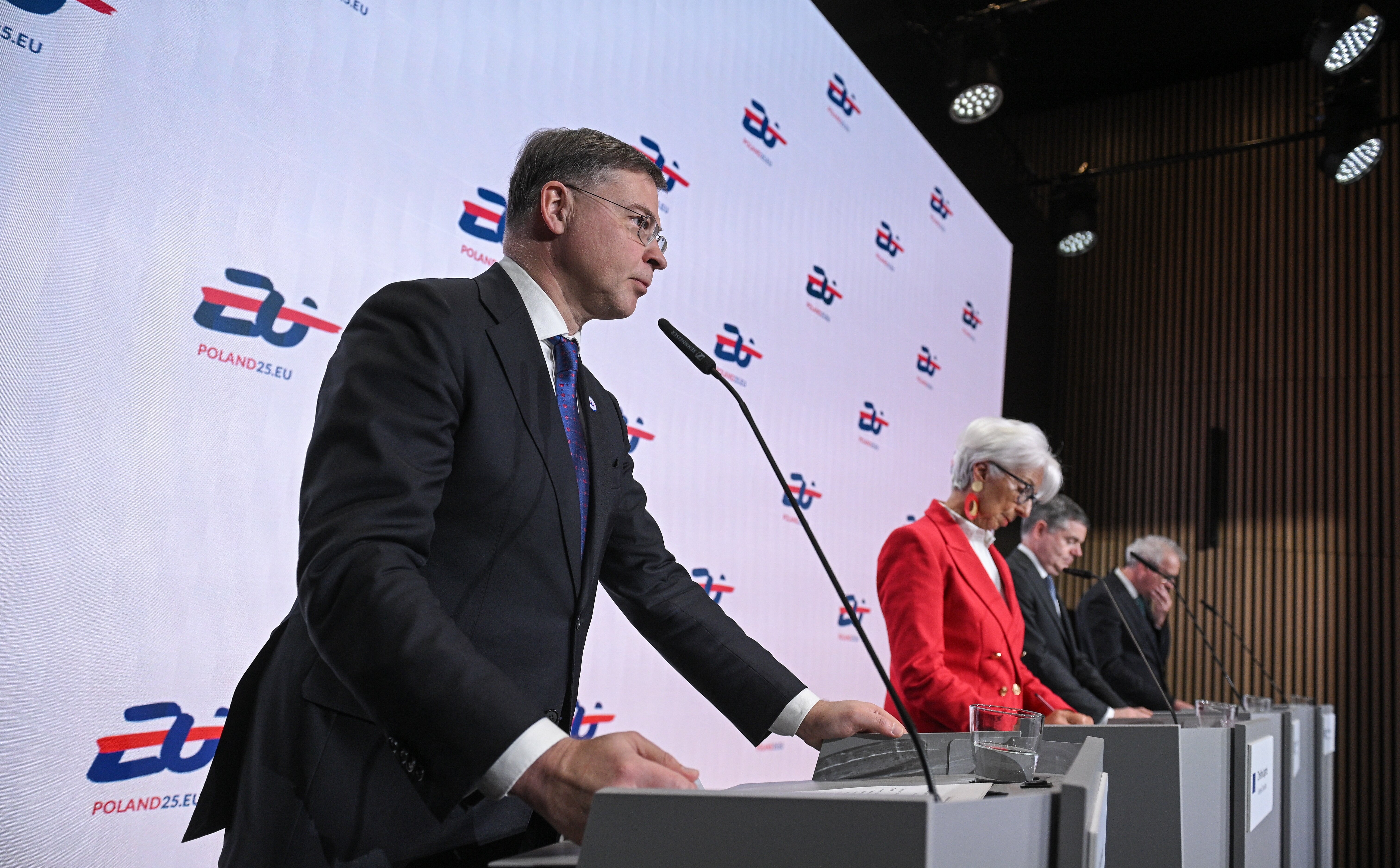 Komisarz Dombrovskis: wojna celna najmocniej uderzy same USA