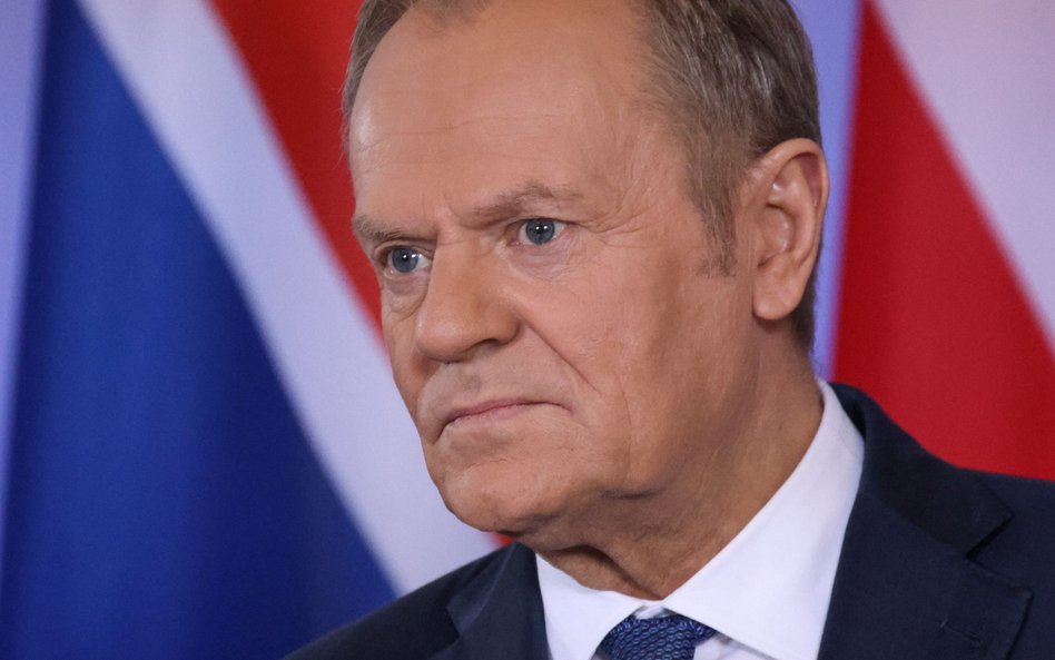 Mimo prowadzenia w nowym sondażu Donald Tusk ma powody do zmartwień