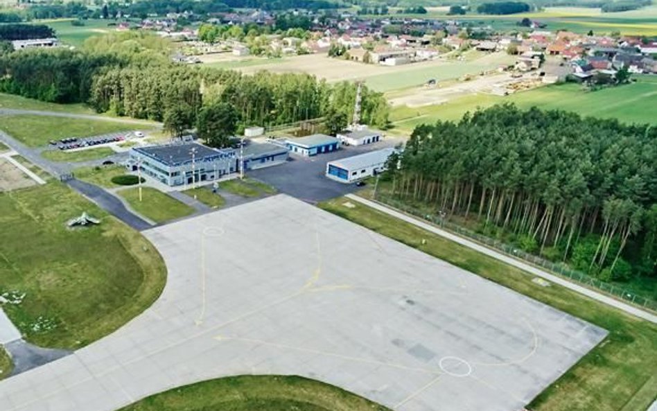 Lotnisko w Babimoście to mały port z ambicjami.