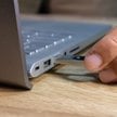 Skopiował sobie służbowe dokumenty, chciał odszkodowania za dyscyplinarkę. Co na to sąd?