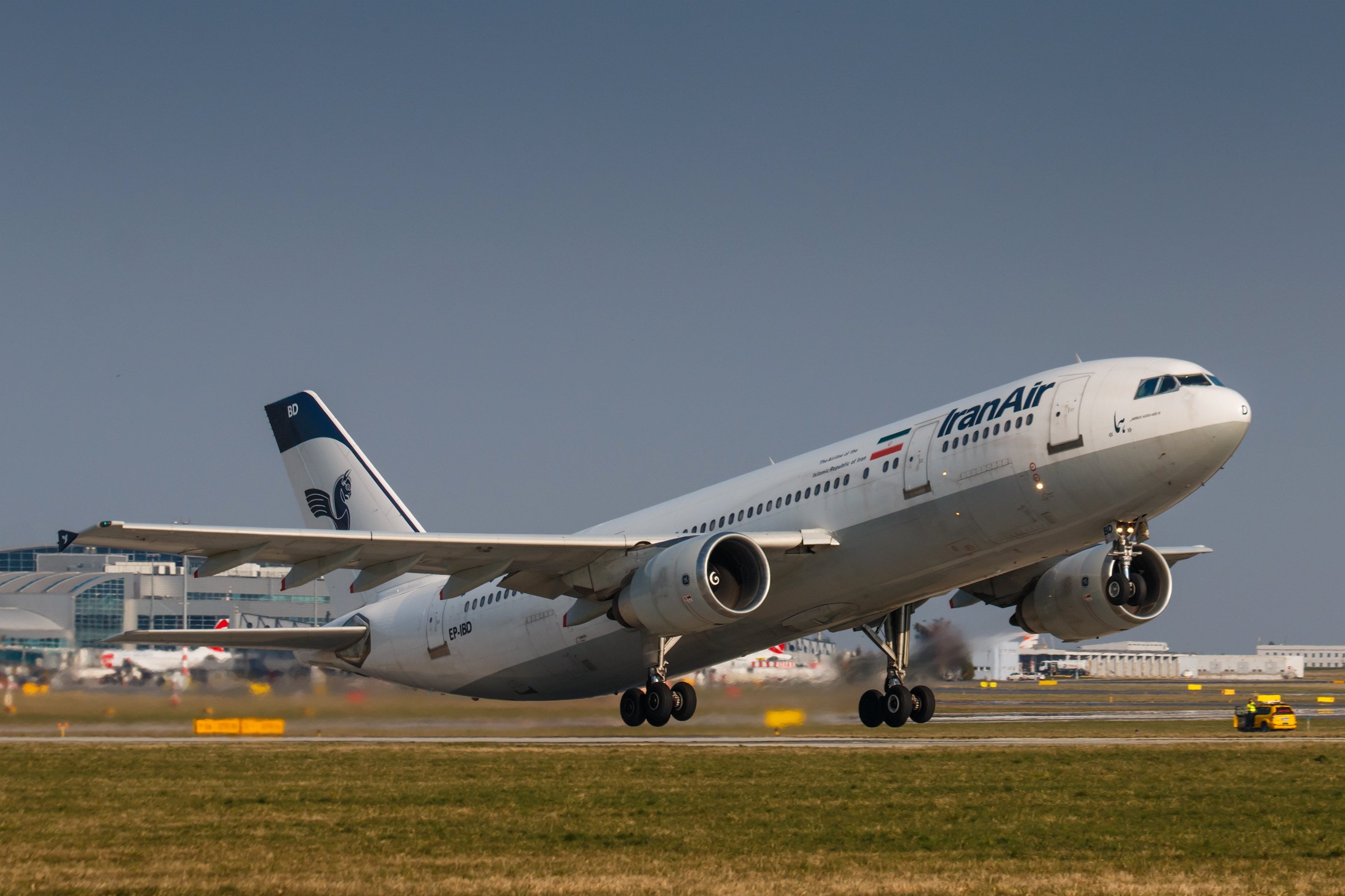 Iran udostępnia wschodnią strefę lotniczą 2