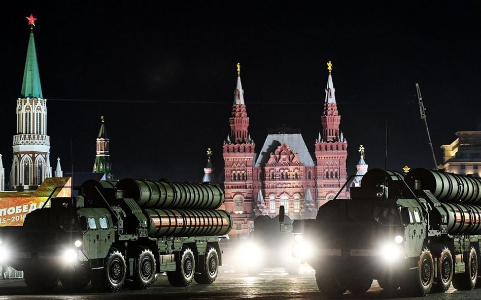 Rosyjski system rakietowy czwartej generacji typu ziemia-powietrze S-400 Triumf