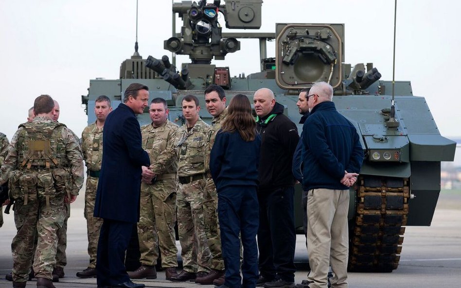 David Cameron przyjedzie na szczyt NATO do Warszawy jako skompromitowany polityk, który doprowadził 