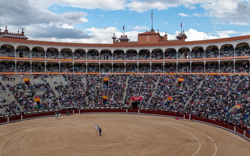 Las Ventas – arena w Madrycie, na której odbywają się corridy.