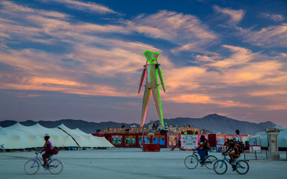 Festiwal Burning Man gromadzi na amerykańskiej pustyni dziesiątki tysięcy ludzi z całego świata.