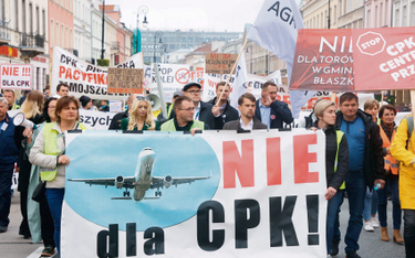 Warszawa, protest przeciwko budowie CPK, 1 października 2022 r. Wtedy rządził jeszcze PiS, ale teraz