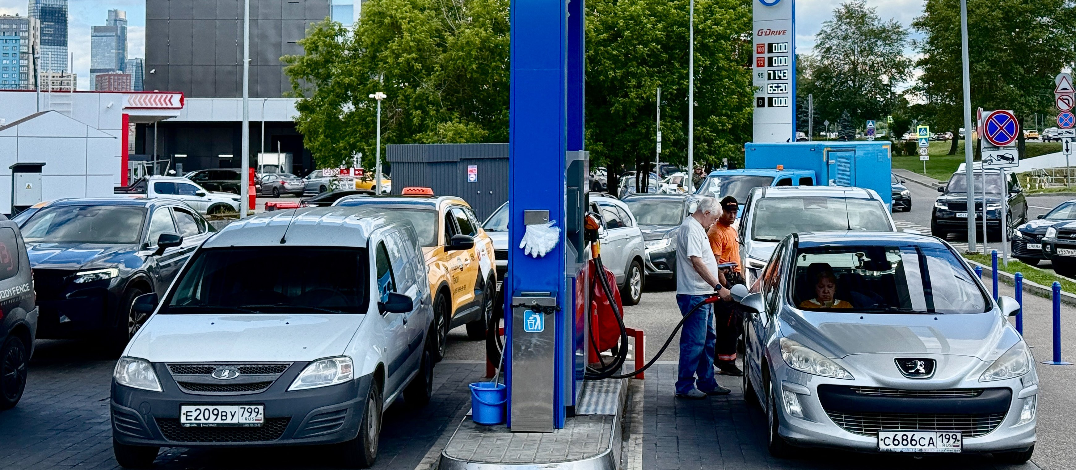 Panika paliwowa w Królewcu. Władze wprowadzają limity na stacjach
