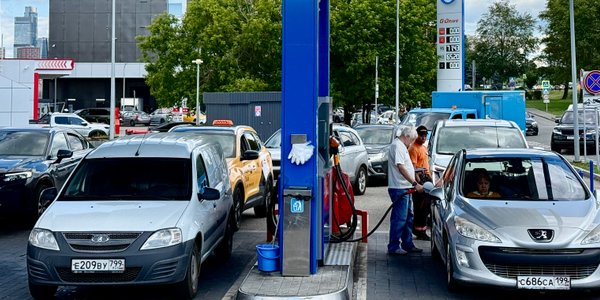 Panika paliwowa w Królewcu: limit 30 l benzyny i 60 l diesla na auto