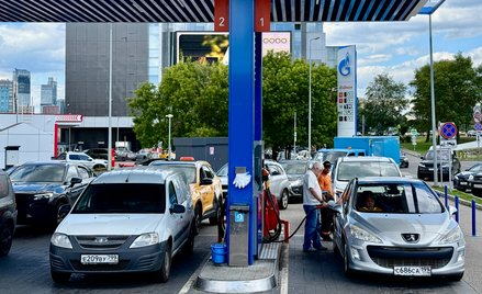 Rosyjski region wpada w paliwową panikę. Sankcje i ataki odcinają Królewiec od dostaw