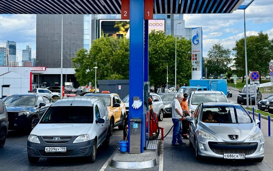 Rosyjski region wpada w paliwową panikę. Sankcje i ataki odcinają Królewiec od dostaw
