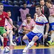 Iwan Cziszkała (z prawej) w czasie finałowego meczu futsalowych mistrzostw Europy Portugalia - Rosja