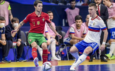 Iwan Cziszkała (z prawej) w czasie finałowego meczu futsalowych mistrzostw Europy Portugalia - Rosja