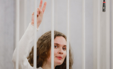 Białoruś: Dziennikarka Biełsatu skazana na osiem lat łagru