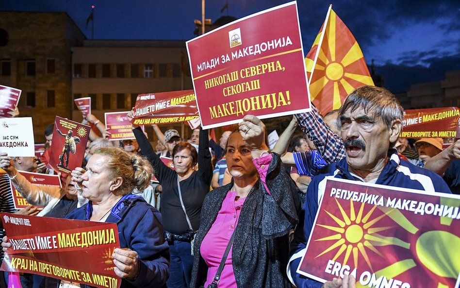 Macedończycy protestują. Nie chcą Północnej Macedonii